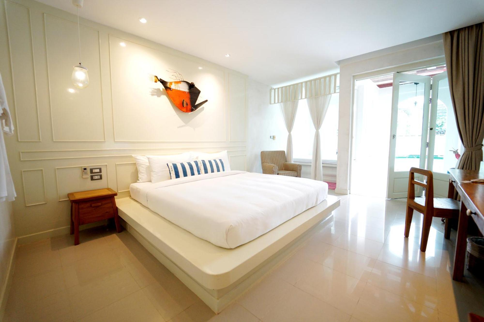 Resor The Oia Pai